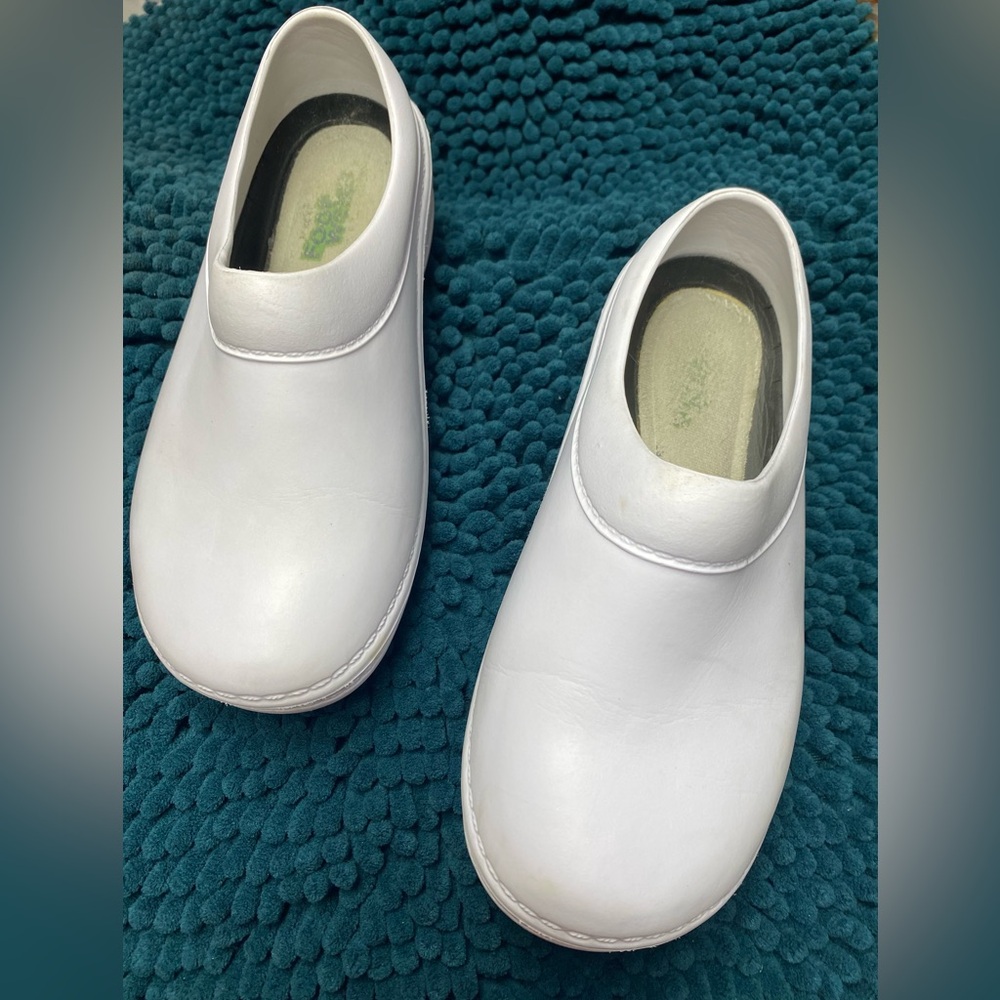 Landau nurse shoe